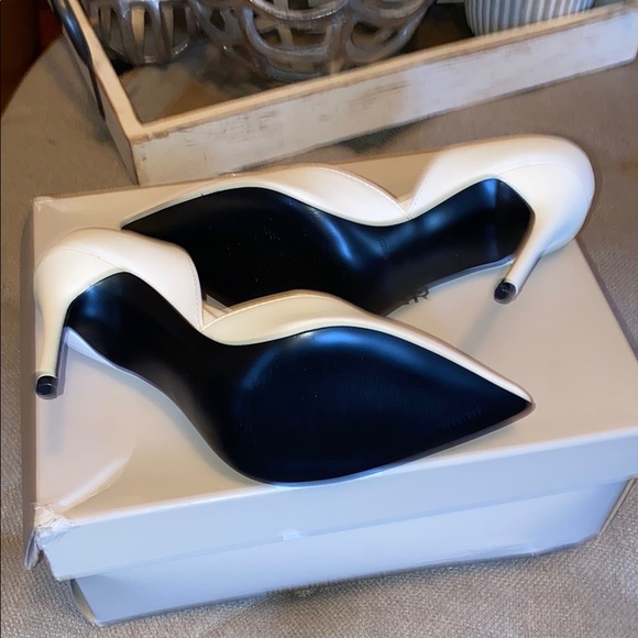 Marc Fisher Women's White Heels - Picture 9 of 12